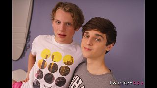 TwinkeyBoy – Tom Fucked By Hard Uncut Cock