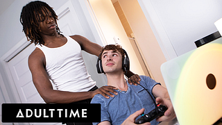 ADULT TIME – Gamer Ryan Jacobs & Roommate Jade Desire Turn Shoulder Massage Into Jerk Off Session